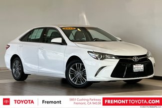 Used 2015 Toyota Camry SE image 1
