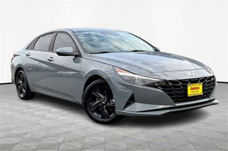 Used 2022 Hyundai Elantra SEL image 1