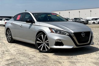 Certified 2021 Nissan Altima 2.5 SR image 1