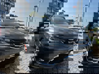 Used 2016 Chrysler 200 Limited image 1