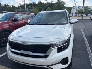 Certified 2022 Kia Seltos EX image 1
