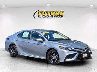 Used 2023 Toyota Camry SE image 1