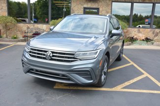 Used 2022 Volkswagen Tiguan SE image 1