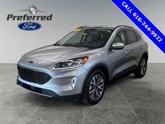 Used 2022 Ford Escape Titanium image 1