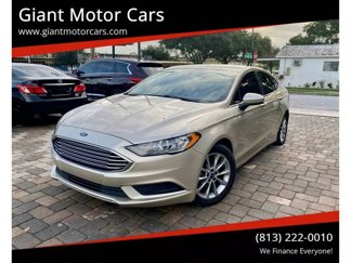 Used 2017 Ford Fusion SE image 1