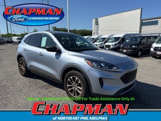 Used 2022 Ford Escape SE w/ Cold Weather Package image 1