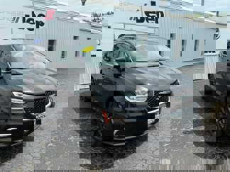 Used 2023 Chrysler Pacifica Touring-L image 1