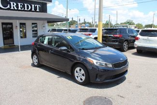 Used 2017 Kia Forte LX image 1