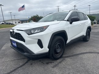 Used 2020 Toyota RAV4 LE image 1