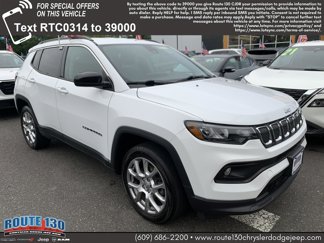 Used 2022 Jeep Compass Latitude image 1