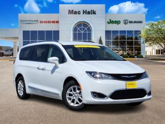 Used 2020 Chrysler Pacifica Touring-L image 1