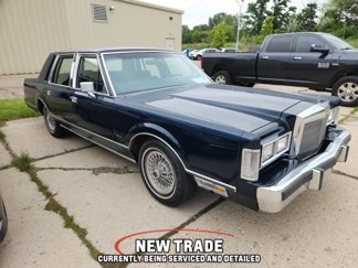 Used 1986 Lincoln Town Car Signature image 1