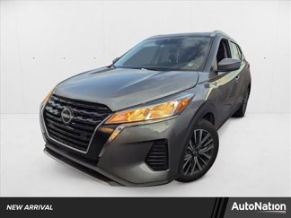 Used 2022 Nissan Kicks SV image 1