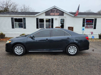Used 2013 Toyota Camry LE image 1