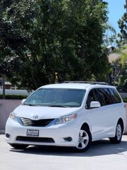 Used 2011 Toyota Sienna LE image 1