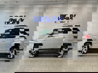 Used 2011 GMC Terrain SLE image 1