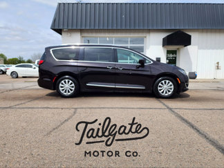 Used 2018 Chrysler Pacifica Touring-L w/ Advanced Safetytec Group image 1