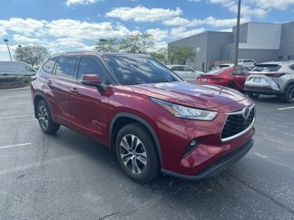 Used 2020 Toyota Highlander XLE image 1