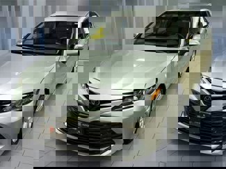 Used 2018 Toyota Camry LE image 1