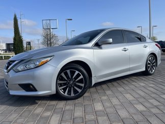Used 2016 Nissan Altima 2.5 SV image 1