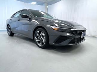 Used 2025 Hyundai Elantra Sport video 1