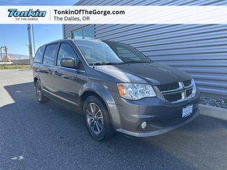 Used 2017 Dodge Grand Caravan SXT image 1