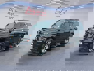 Used 2017 Chevrolet Suburban LT image 1