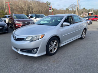 Used 2014 Toyota Camry SE image 1
