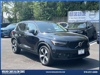 Used 2025 Volvo XC40 B5 Plus w/ Protection Package Premier image 1