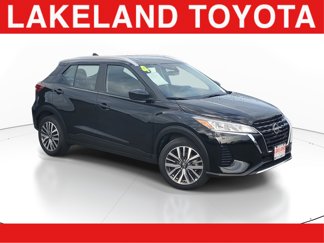 Used 2024 Nissan Kicks SV image 1
