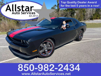 Used 2012 Dodge Challenger SXT image 1