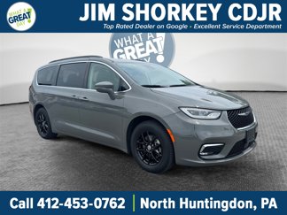 Used 2022 Chrysler Pacifica Touring-L image 1