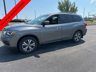 Used 2017 Nissan Pathfinder SV image 1