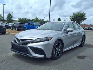 Used 2023 Toyota Camry SE image 1