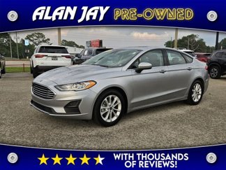 Used 2020 Ford Fusion SE image 1