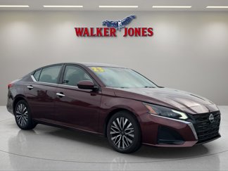 Used 2023 Nissan Altima 2.5 SV image 1