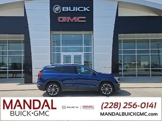 Used 2022 GMC Terrain SLT w/ LPO, Floor Liner Package image 1