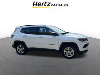 Used 2023 Jeep Compass Latitude image 1