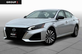 Used 2024 Nissan Altima 2.5 SV image 1