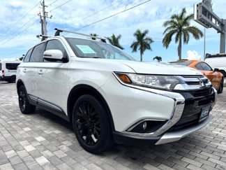 Used 2017 Mitsubishi Outlander SE image 1
