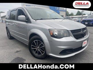 Used 2017 Dodge Grand Caravan SE image 1