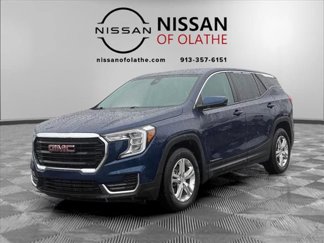 Used 2022 GMC Terrain SLE image 1