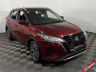 Used 2022 Nissan Kicks SV image 1