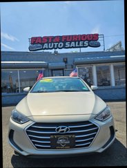 Used 2017 Hyundai Elantra SE image 1