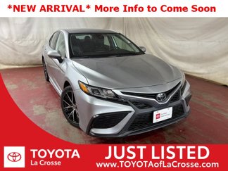 Used 2024 Toyota Camry SE image 1