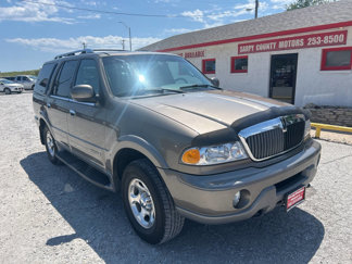 Used 2001 Lincoln Navigator 4WD image 1