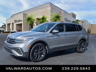 Used 2023 Volkswagen Tiguan SE image 1
