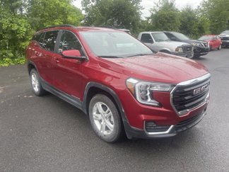 Used 2024 GMC Terrain SLE w/ Driver Convenience Package image 1