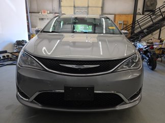 Used 2018 Chrysler Pacifica Touring-L Plus w/ Advanced Safetytec Group image 1