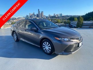 Used 2020 Toyota Camry LE image 1
